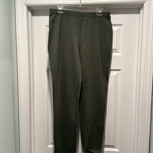 Garnet Hill green travel pants in size Medium